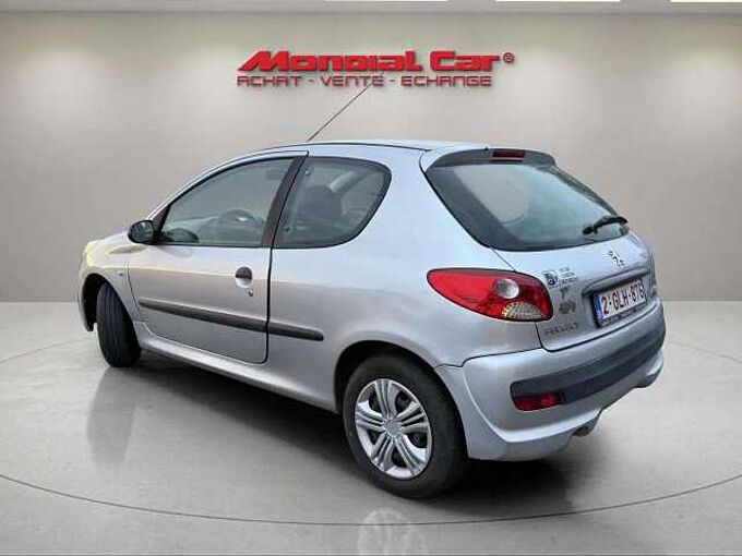 Peugeot 206 206+ 1.1i * MARCHAND OU EXPORT *